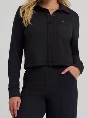 Lee Women’s Layers Knit All-Purpose Overshirt Black Button Front Semi-Crop Jacke